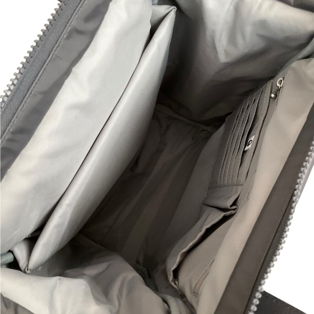 Baggallini Soho Unisex Laptop Gray Backpack - Picture 7 of 11